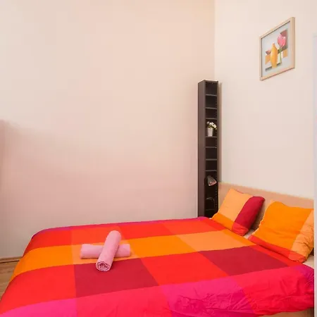 Hostel Your Home In Prague, Apt. Talia