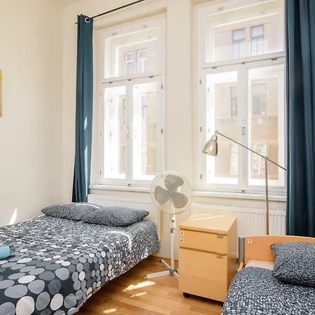 Your Home In Prague, Apt. Talia Hostel *