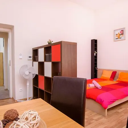 Ostello Your Home In Prague, Apt. Talia